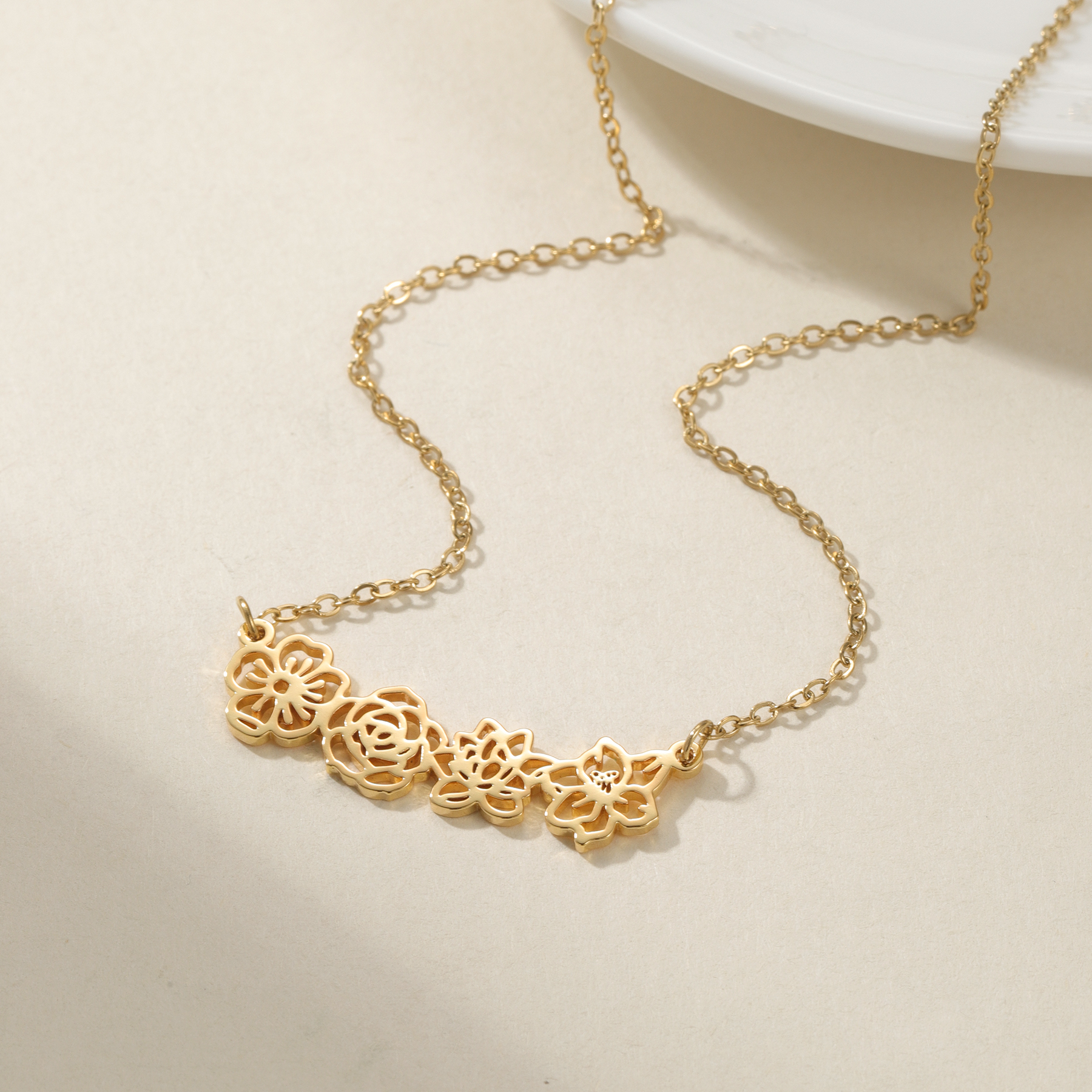 Birth Flower Necklace - قلادة مخصصة بزهرة الميلاد، سوار مجوهرات