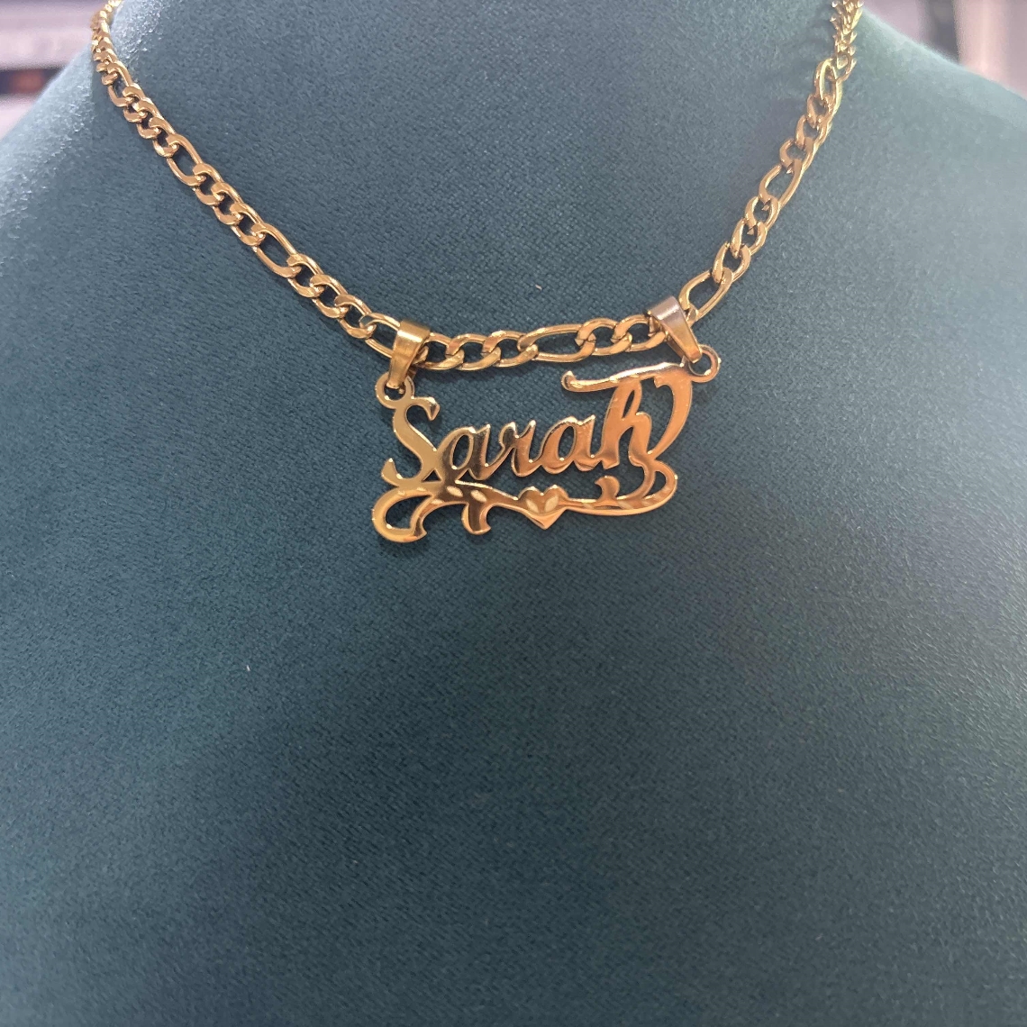 Name Necklace Custom - سلسلة فيجارو مخصصة مع اسم قلب