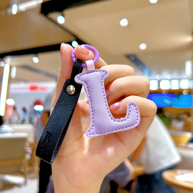 من الألف إلى الياء سلسلة مفاتي - مراجعة Monogram Keychain Leather وسعره