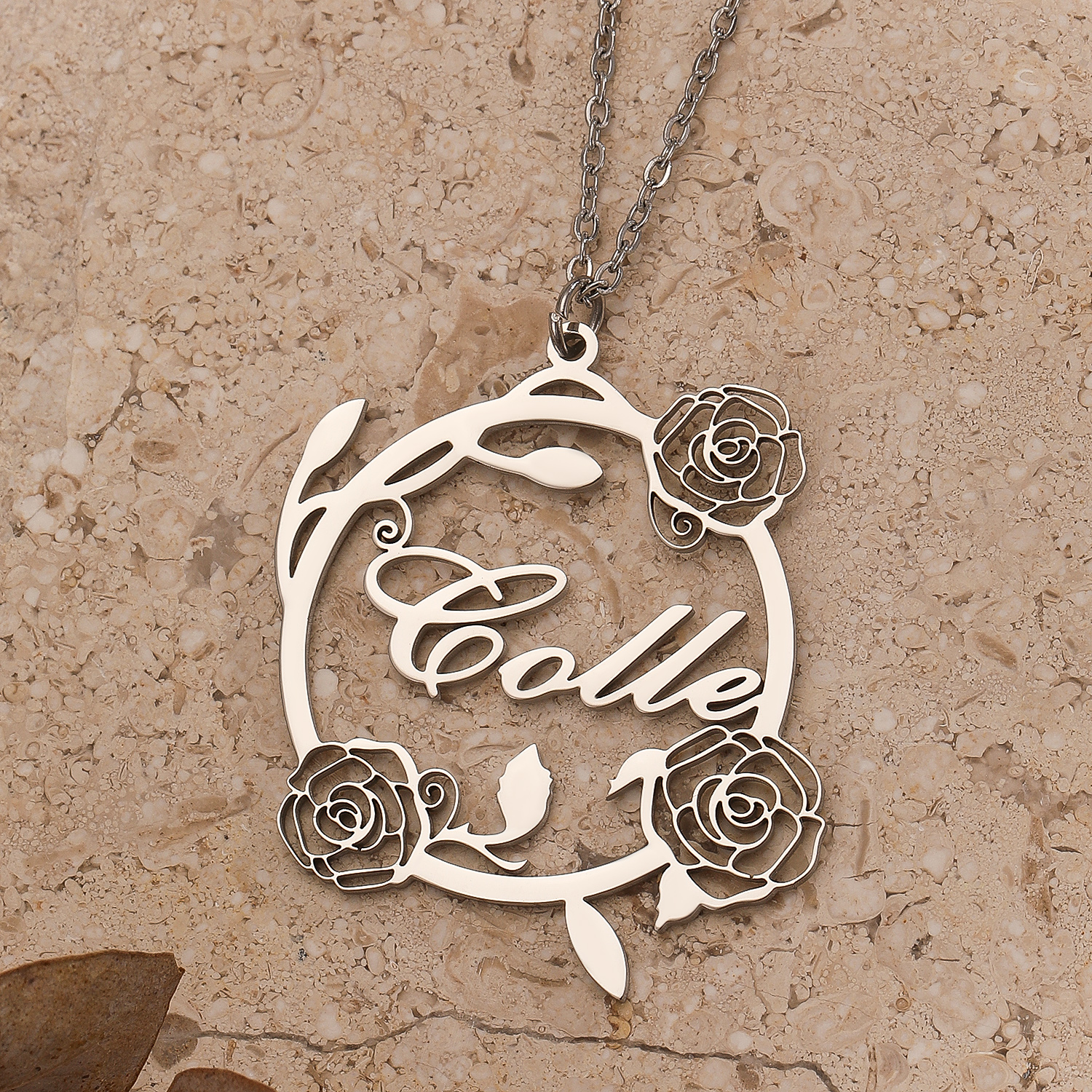 1 قطعة مخصص زهرة الورد اسم قلا - مراجعة Name Necklace Custom وسعره