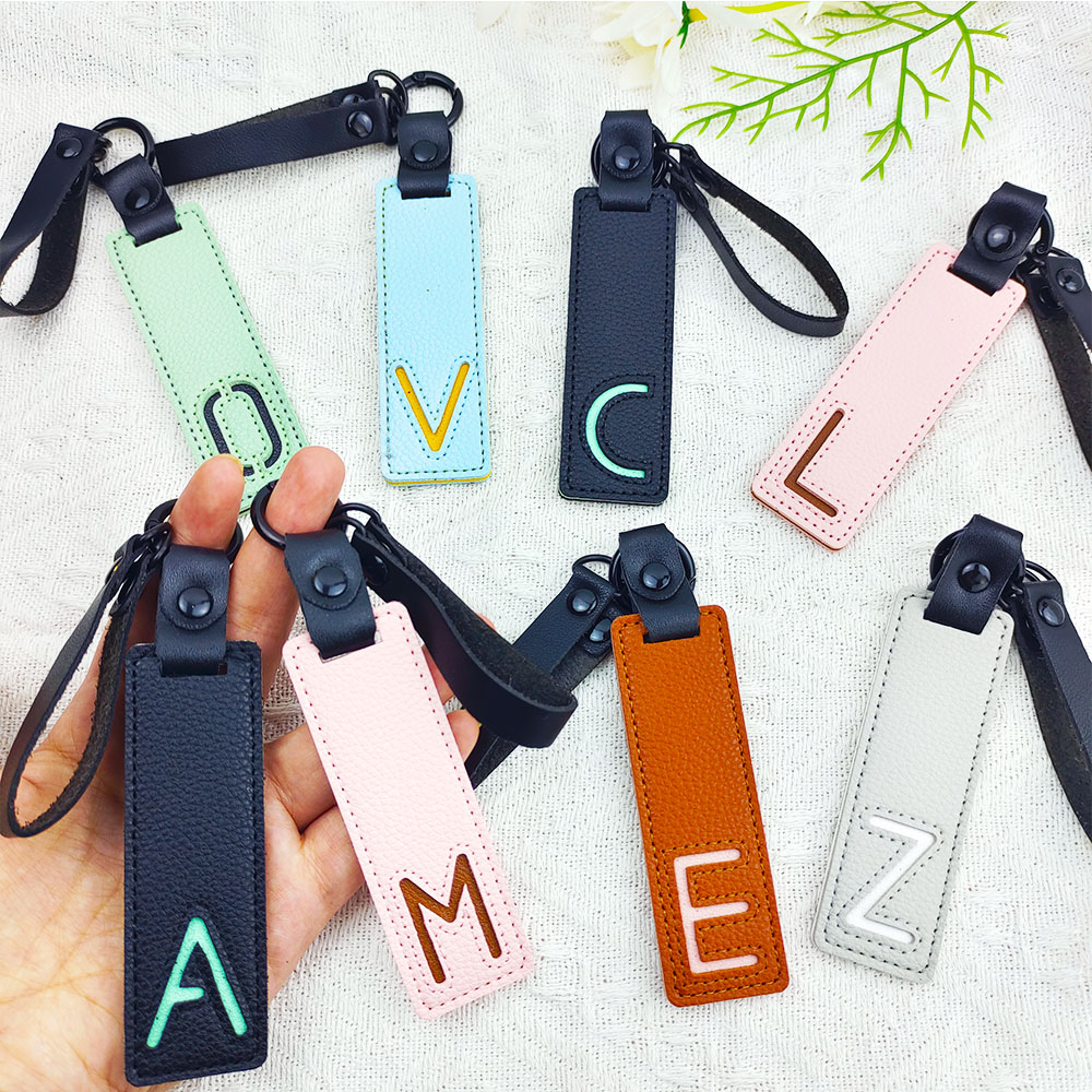 الكلاسيكية بو الجلود المفاتيح  - مراجعة Monogram Keychain Leather وسعره