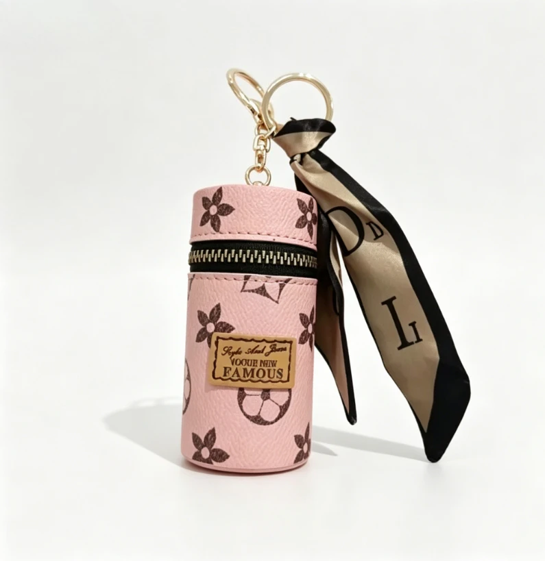 حقيبة أحمر شفاه صغيرة أسطوانية - مراجعة Monogram Keychain Leather وسعره