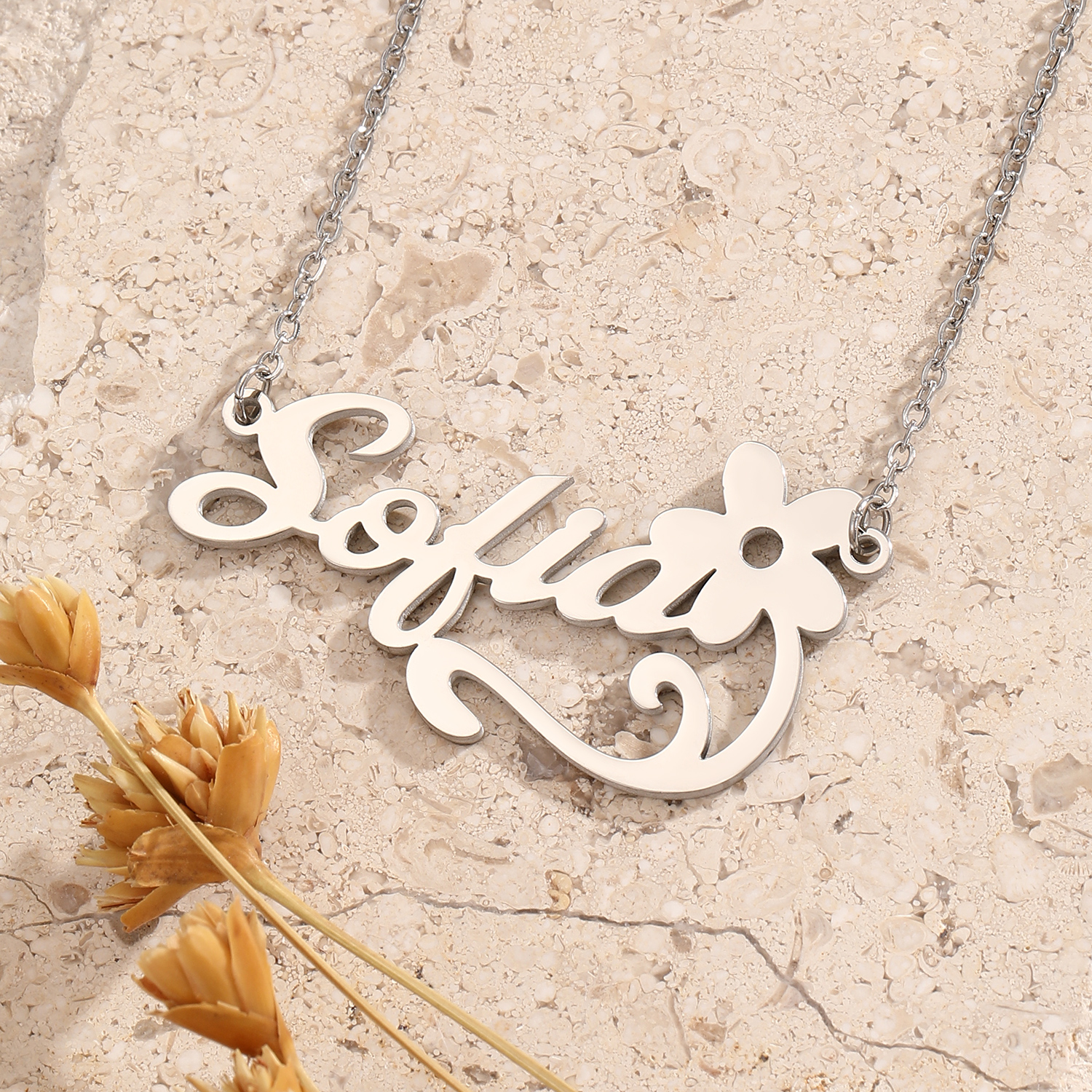 قلادة بدلاية بحروف زهرة للنساء - مراجعة Name Necklace Custom وسعره