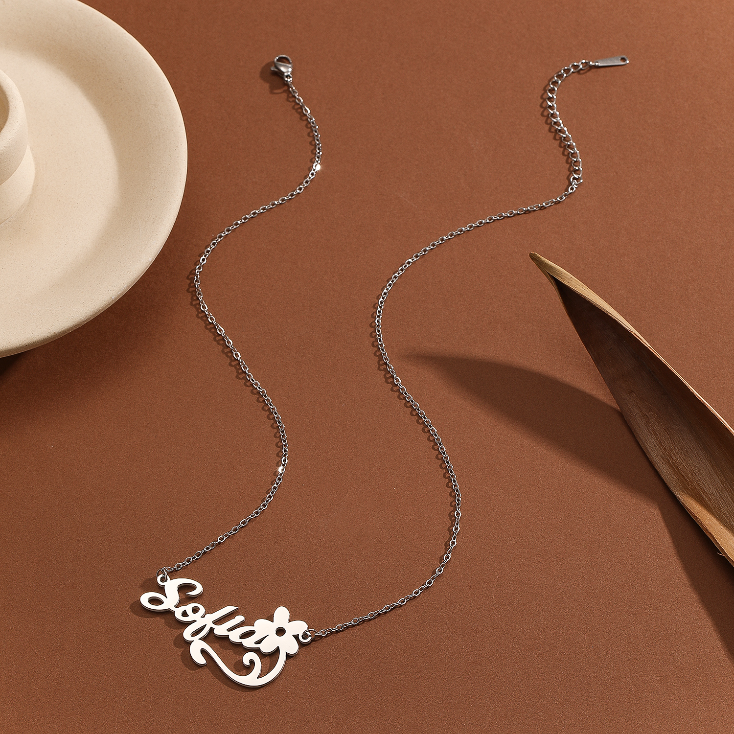 قلادة بدلاية بحروف زهرة للنساء - مراجعة Name Necklace Custom وسعره